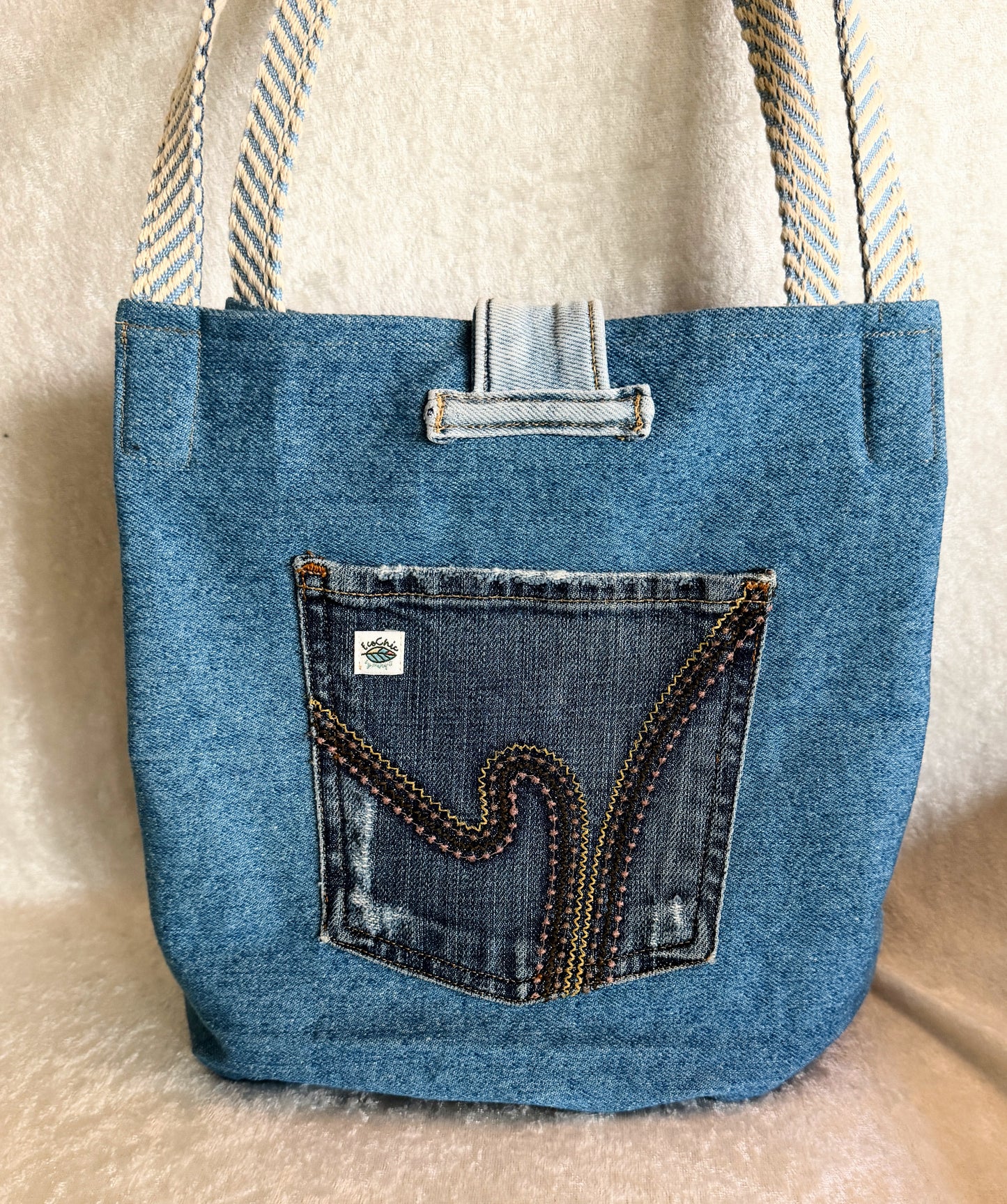 PB.300B Pinch-top Bucket Bag