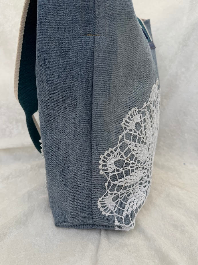 LT.100 Lacy Tote