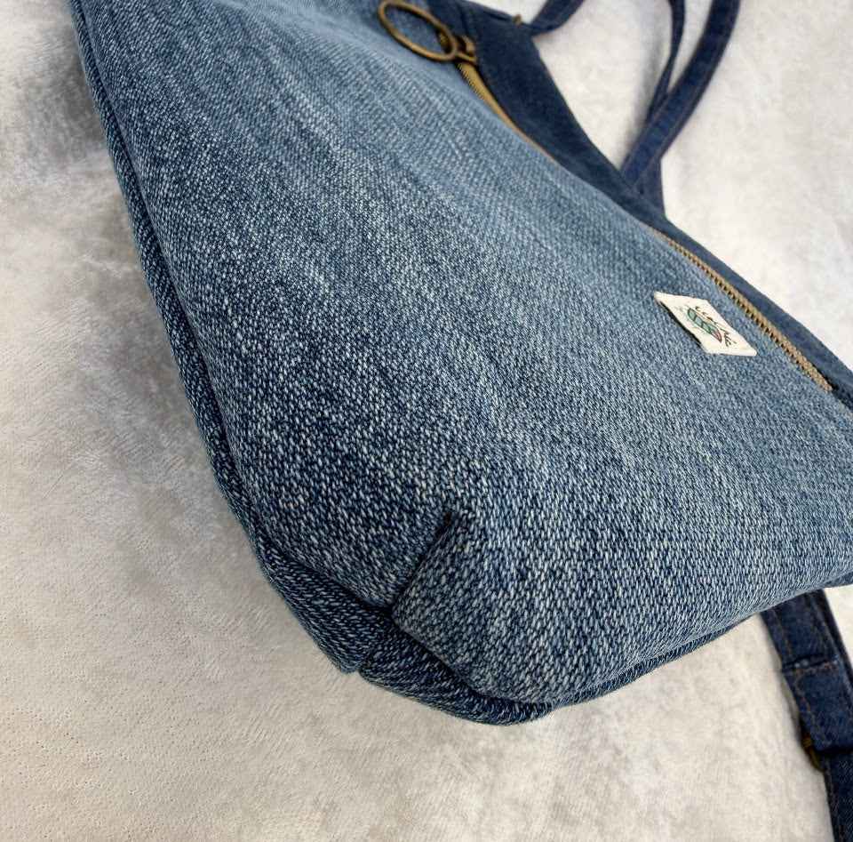 PC.100Z Petite Crossbody
